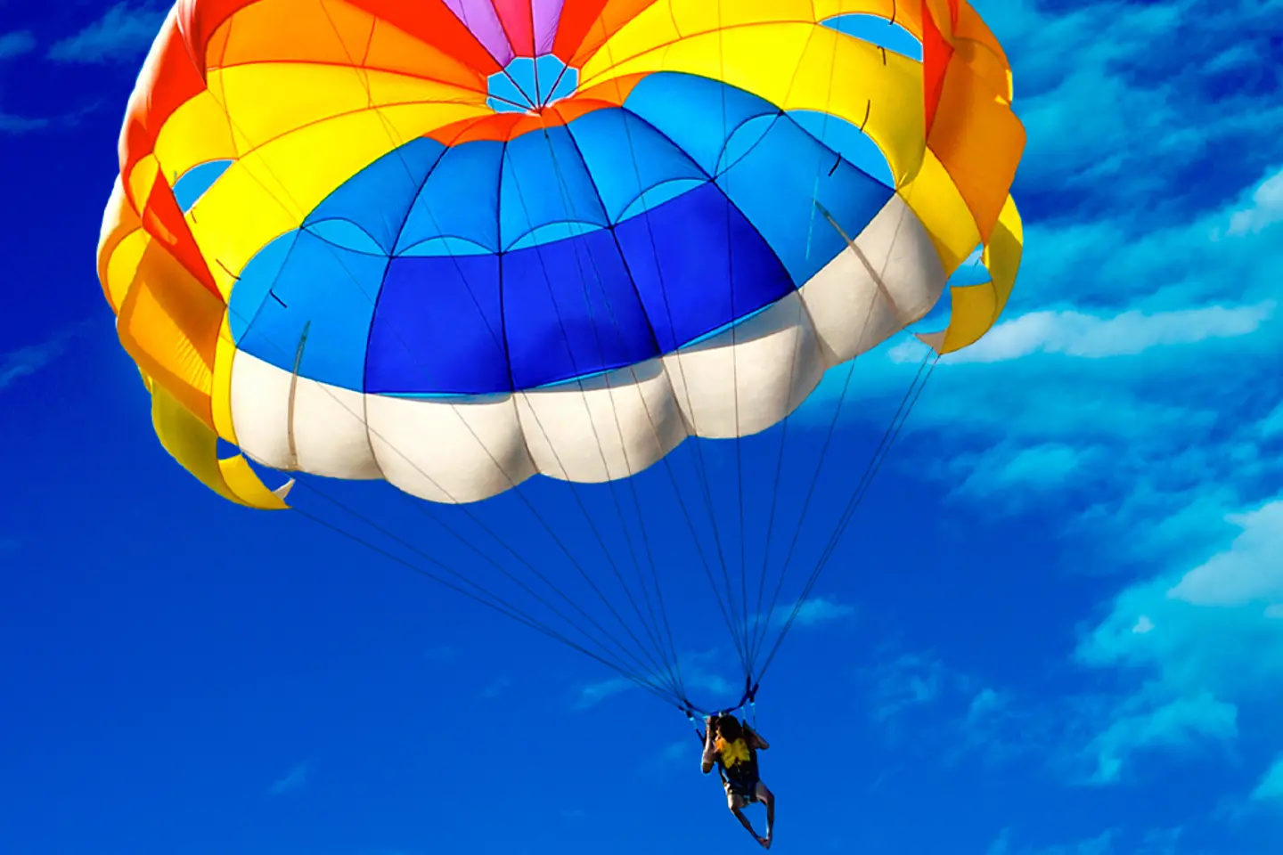 Vista das nuvens do alto ao nascer do sol