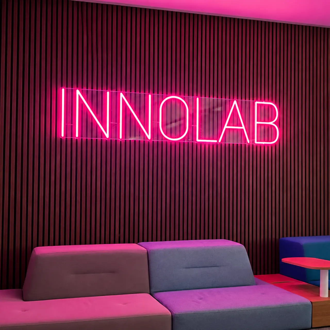 INNOLAB neon sign